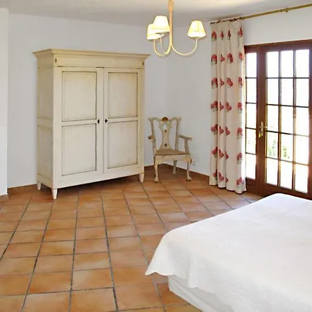 Hébergement de vacances Propriano Sleeps 10 Pool Air Con Wifi *