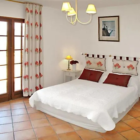 Propriano Sleeps 10 Pool Air Con Wifi *