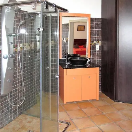 Hébergement de vacances Propriano Sleeps 10 Pool Air Con Wifi